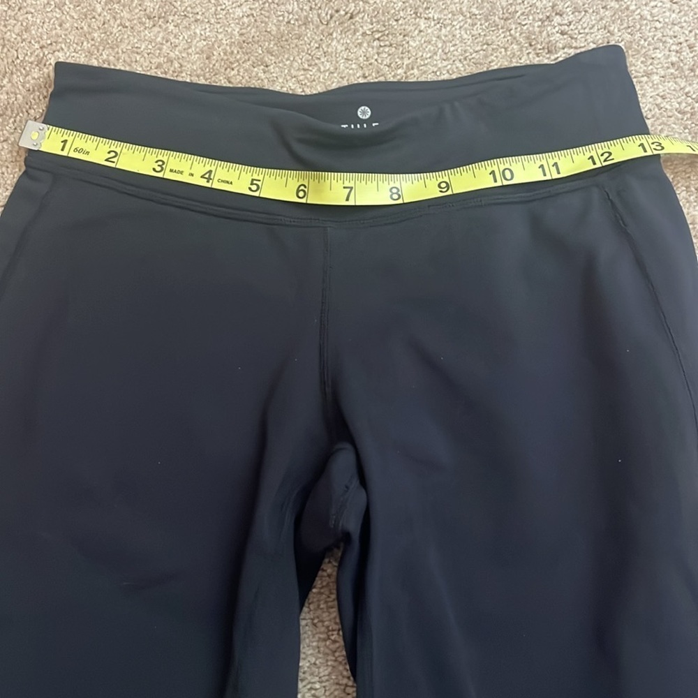 Athleta black shorts XXS - Picture 4 of 7